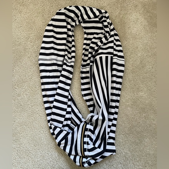 Lululemon Wrap Scarf - Picture 1 of 2